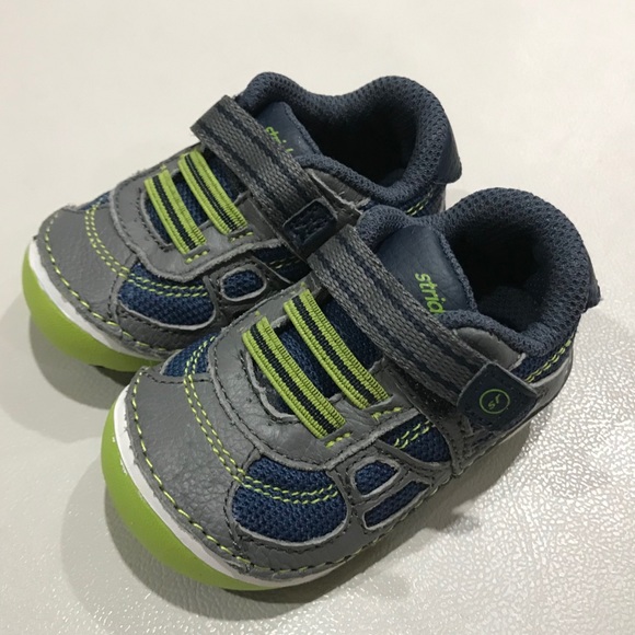 baby boy sneakers size 3